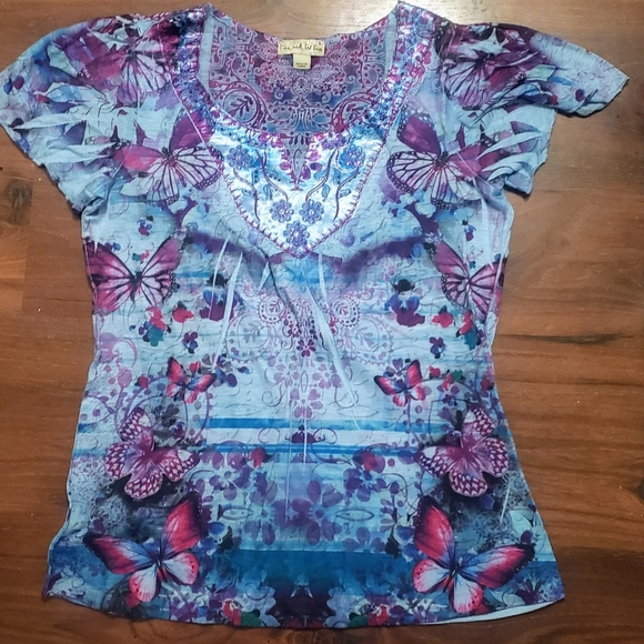 live and let live Tops - Live and Let Live Women's Top Size Small Blue with purple butterflies